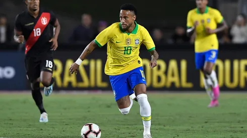 Neymar lidera nuevamente la selección brasileña.