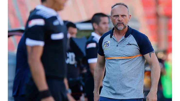Everton oficializa la llegada de Javier Torrente como nuevo director técnico