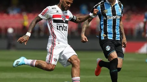 Dani Alves juega su primera temporada con el Sao Paulo.