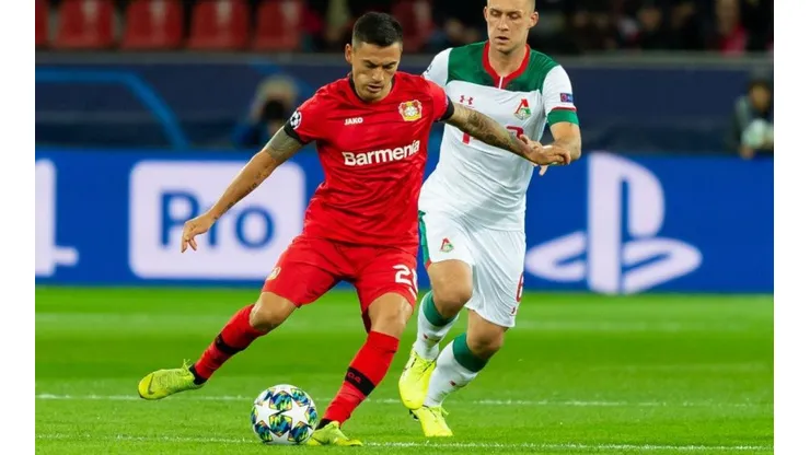 ¿Gol de Charles Aránguiz? Tiro del chileno provoca el empate del Leverkusen en Champions League