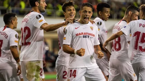 Chicharito debutó con un golazo con la camiseta del Sevilla