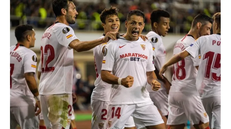 Chicharito debutó con un golazo con la camiseta del Sevilla