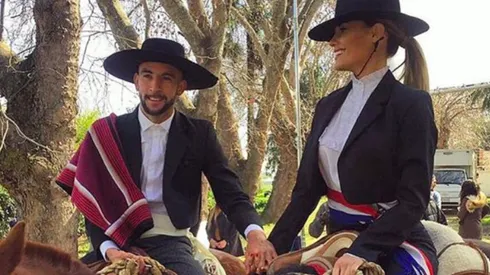 Más huaso que nunca: el saludo con chupalla incluida de Mauricio Isla por el 18 de septiembre