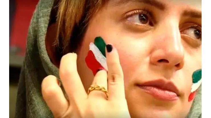 Piden que la FIFA actúe: mujer se suicida en Irán tras ser condenada... por ir al estadio