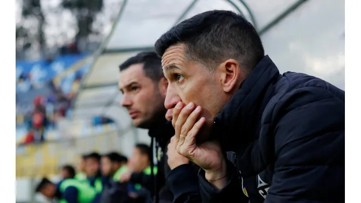 Gustavo Díaz deja a Everton cerca de la zona de descenso.