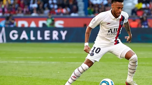 Neymar jugó su primer partido de la temporada.