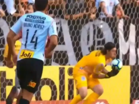 Video: Arquero mundialista brasileño protagoniza feo blooper