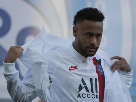 Neymar es recibido con pifias y lienzos de fanáticos del PSG