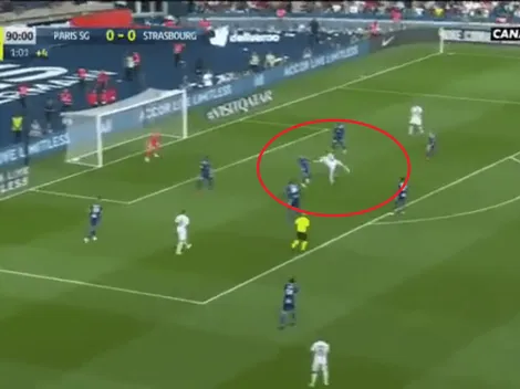 Neymar calla las críticas con un acrobático golazo