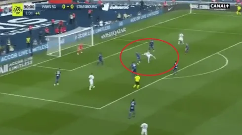 Realmente un acrobático remate.