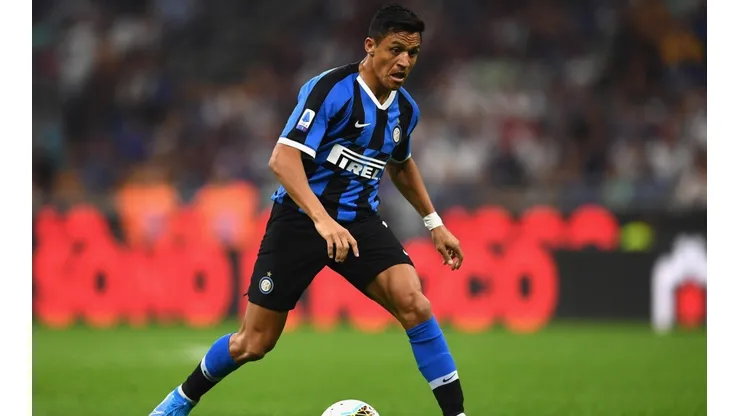 Alexis en su debut con el Inter.