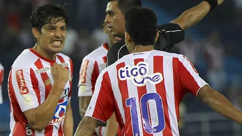 Matías Fernández le dio vida por un rato a Junior, pero lo dilapidaron desde el punto penal.