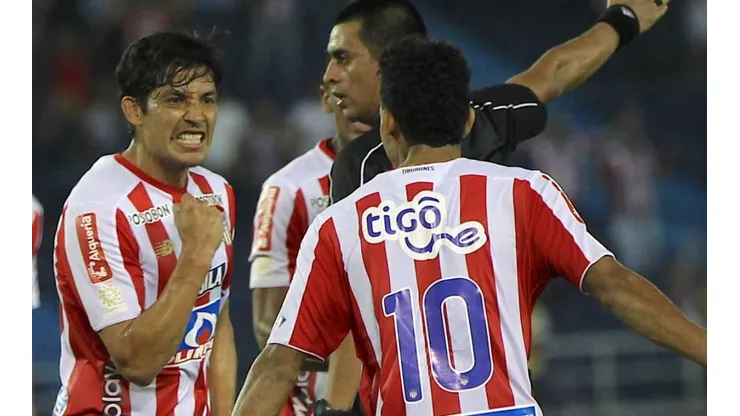 Matías Fernández le dio vida por un rato a Junior, pero lo dilapidaron desde el punto penal.