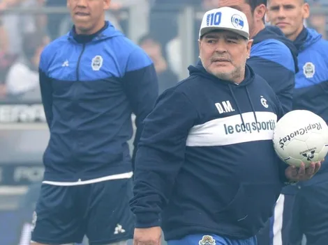 Maradona pide retirar dos números del equipo por cábala y prohíbe los zapatos verdes