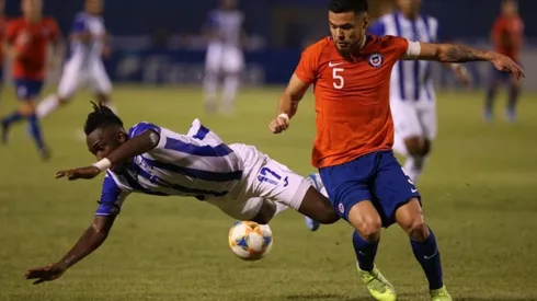 Prensa argentina destaca participación de Paulo Díaz en amistosos con Chile: "Uno de los mejores de la Roja"