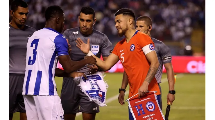 Rueda decidió que el capitán fuera Paulo Díaz en desmedro de Claudio Bravo.