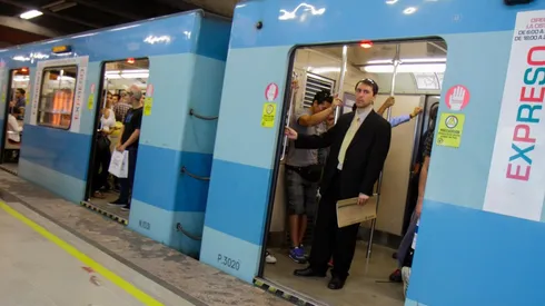 Paro de funcionarios de boleterías de Metro aleta a los usuarios.