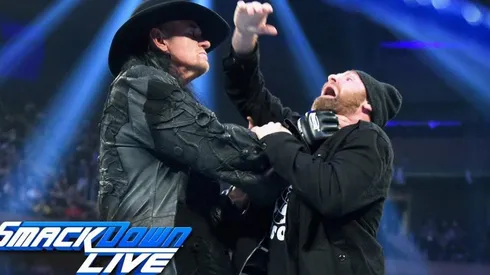 Undertaker regresa a SmackDown y entierra a Sami Zayn