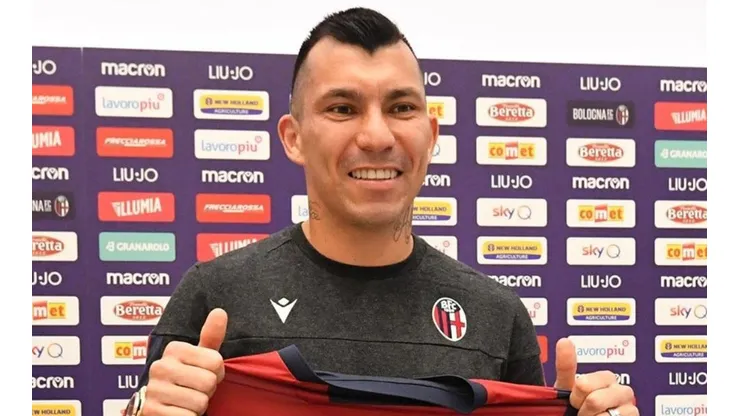 Gary Medel fue presentado este mediodía en el Bologna