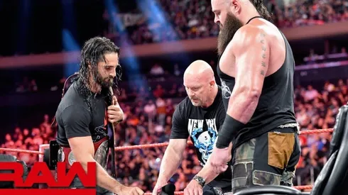 Stone Cold le hace tremenda paralizadora a AJ Styles y celebra con cervezas en RAW