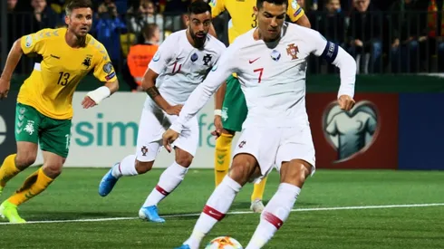 Cristiano Ronaldo locura: marca cuatro de los cinco goles ante Lituania