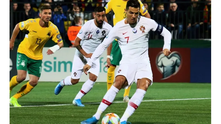 Cristiano Ronaldo locura: marca cuatro de los cinco goles ante Lituania