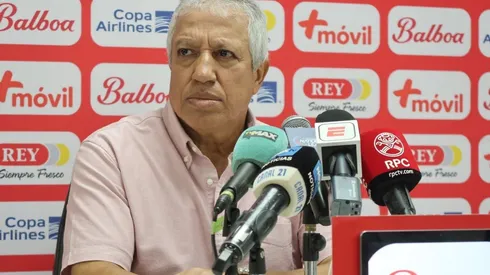 Tolo Gallego lo pasa mal en Panamá: pierde con el 174° del ranking FIFA y se pelea con la prensa