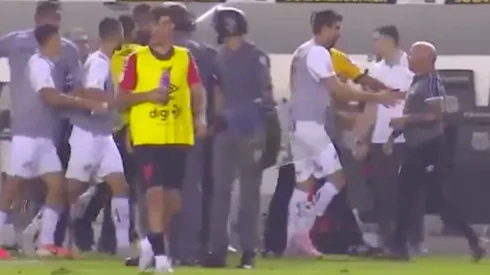 ¡Se gritaron de todo! Jorge Sampaoli y sus ayudantes casi se van a las manos con técnico rival