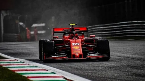 Leclerc ganó su segunda carrera consecutiva y dejó atrás en el ránking a Vettel
