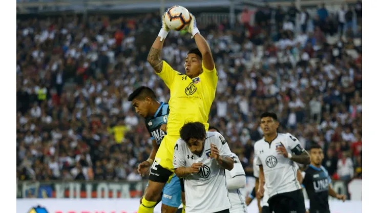Brayan Cortés hoy es dueño del arco de Colo Colo, pero bien pudo irse.