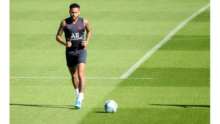Neymar seguirá toda la temporada en el PSG.
