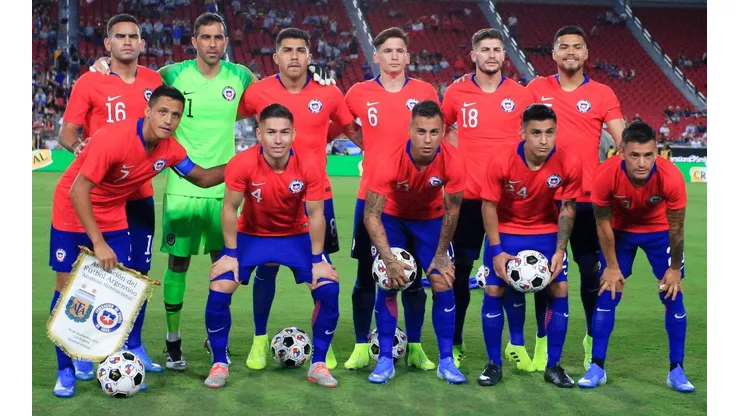 Vegas, Bravo, Pinares, Parot, Sagal y Díaz; Alexis, Opazo, Vargas, Baeza y Aránguiz, la formación inicial de Chile