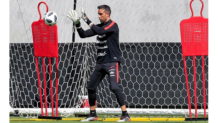 Claudio Bravo esquiva cualquier polémica.