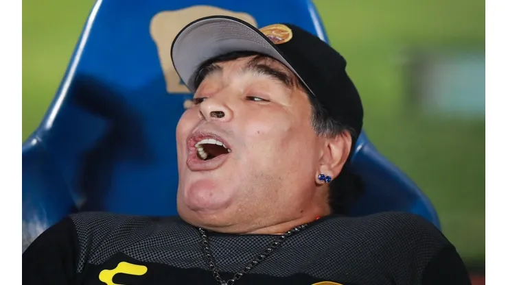 Maradona firma hasta junio de 2020 con el Lobo.