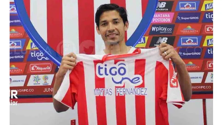 Matías Fernández ha sido blanco de críticas en Colombia