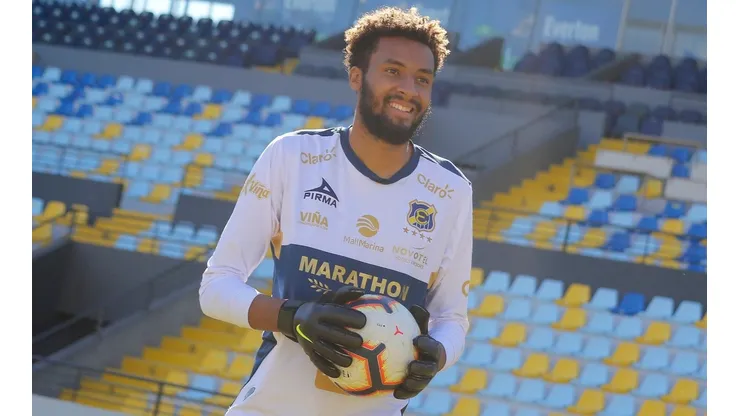 Vigouroux espera a Colo Colo.