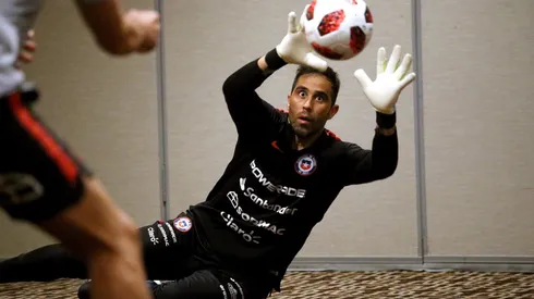 Claudio Bravo fue la novedad del entrenamiento de la Roja en Estados Unidos