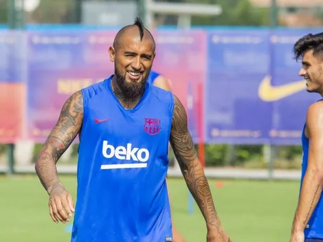 ¡Crack! Vidal asiste golazo con un hoyito de taco en práctica de Barcelona