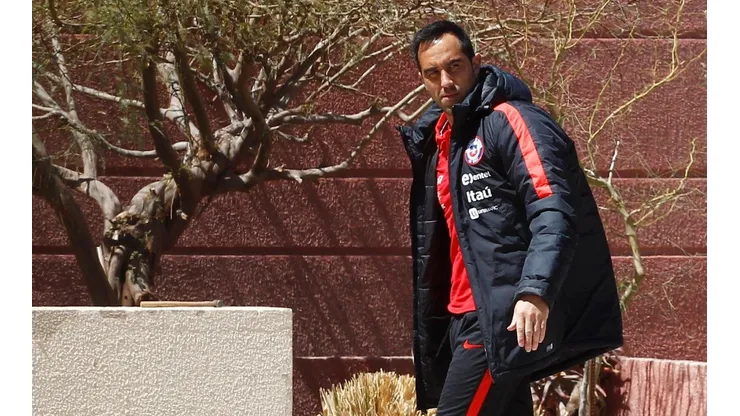 Claudio Bravo no estaba en la Roja desde octubre de 2017