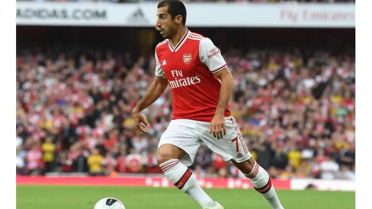 Sigue los pasos de Alexis: Henrikh Mkhitaryan se va de la Premier League para fichar por la Roma (Foto: Getty Images)