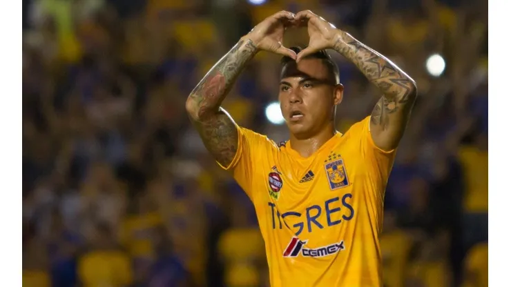 Gol de cabeza de Vargas