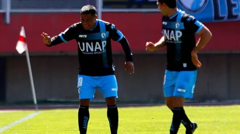 Salinas fue la figura con par de goles.