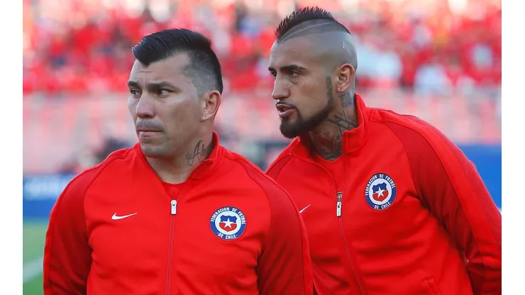Gary Medel y Arturo Vidal, ausentes en esta nómina de regreso de Claudio Bravo.
