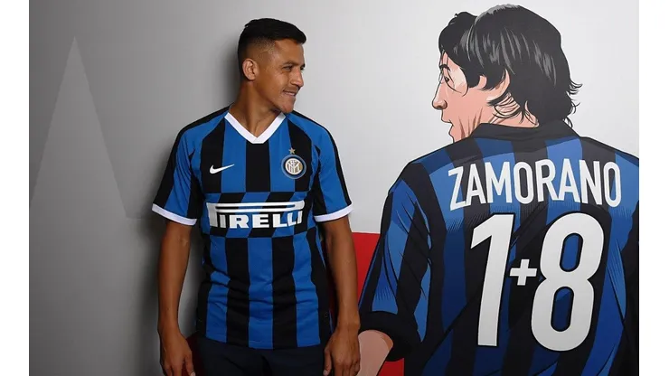 Alexis se puso la camiseta del Inter "al lado de Zamorano".