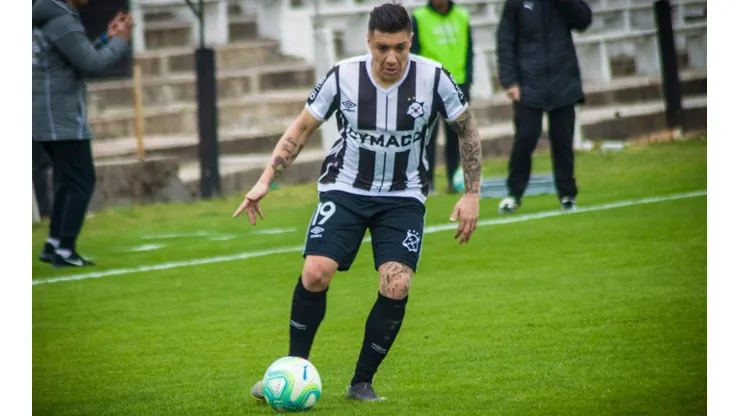 "¡Éxito w...!": la particular celebración del Montevideo Wanderers tras renovar a Christian Bravo (Foto: Facebook Montevideo Wanderers)