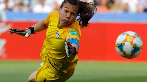 Christiane Endler: "Por ahora es inviable que pueda jugar en Santiago Morning"