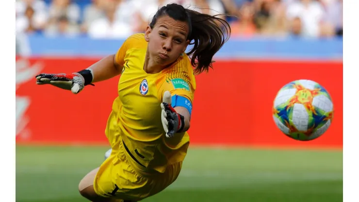 Christiane Endler: "Por ahora es inviable que pueda jugar en Santiago Morning"