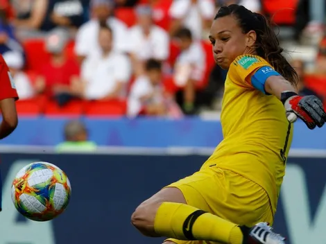 Tiane Endler compraba zapatos para sus compañeras de la Roja