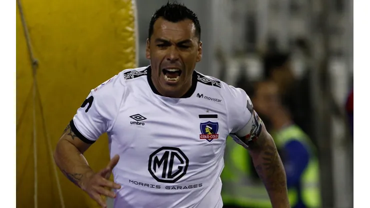 Esteban Paredes suma 215 goles en Primera División