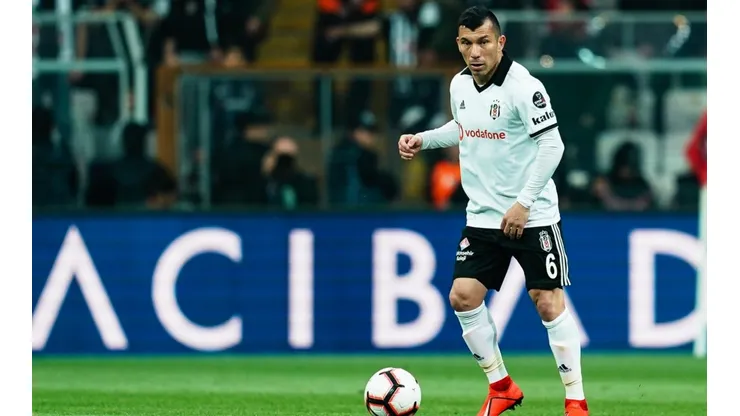 Medel dejará el Besiktas turco.